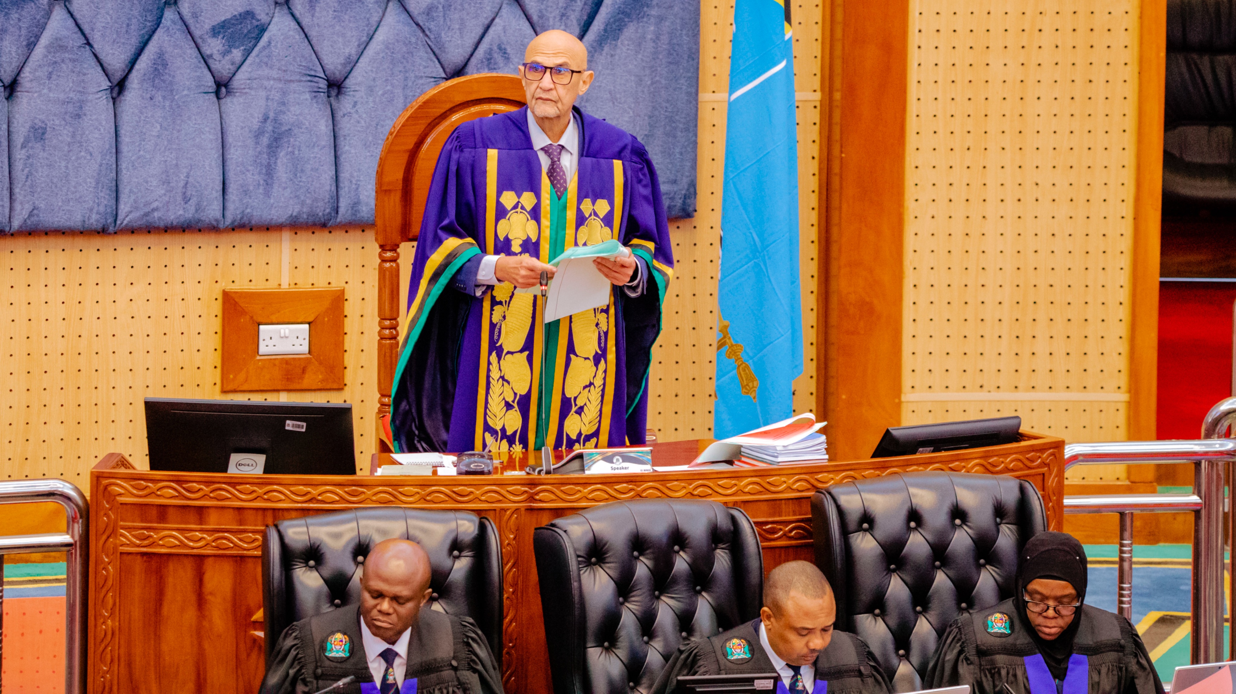 Wabunge waaswa kuacha kutumia karatasi kulinda mazingira