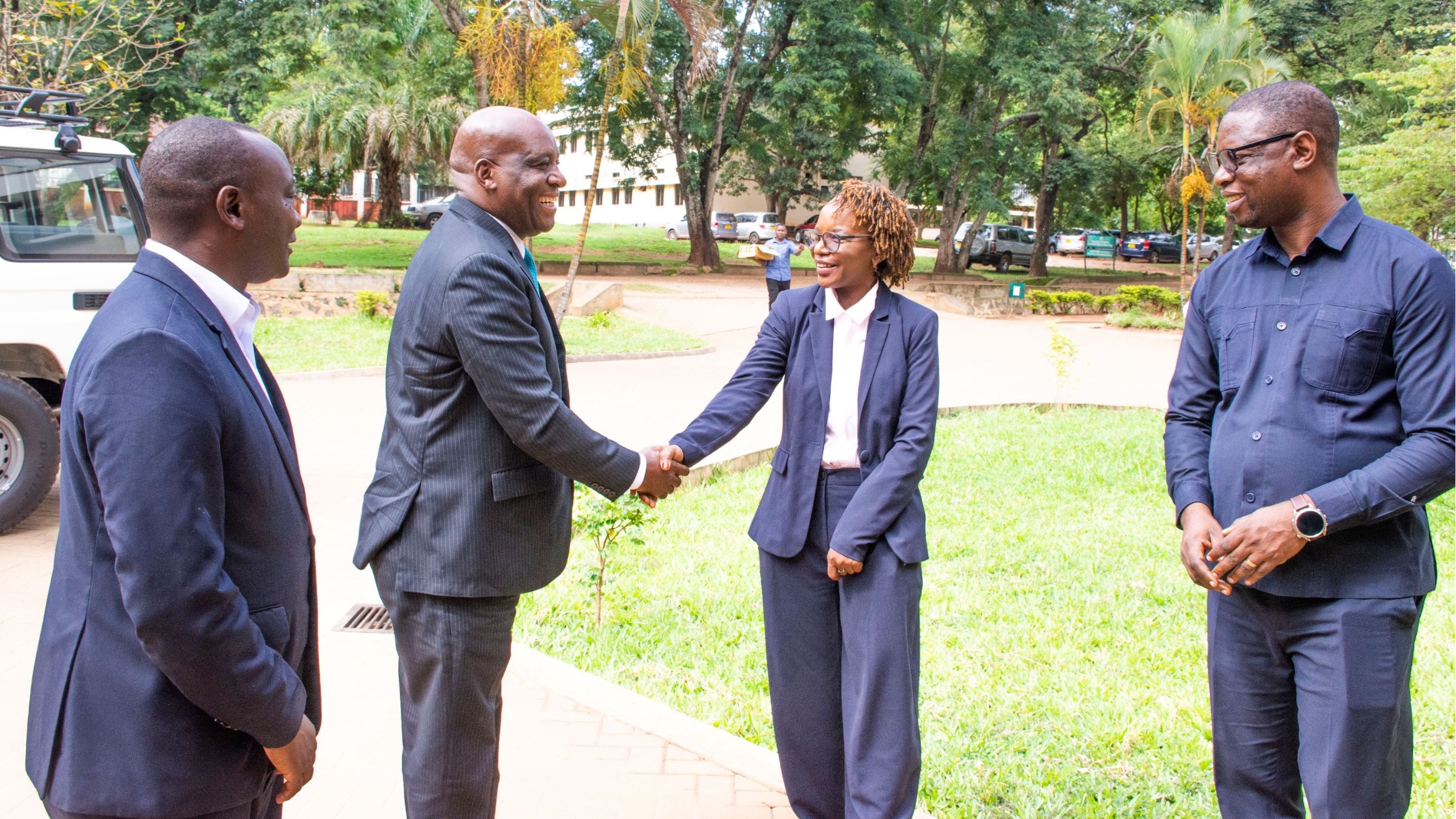 Balozi Luvanda atembelea Ofisi za NCMC