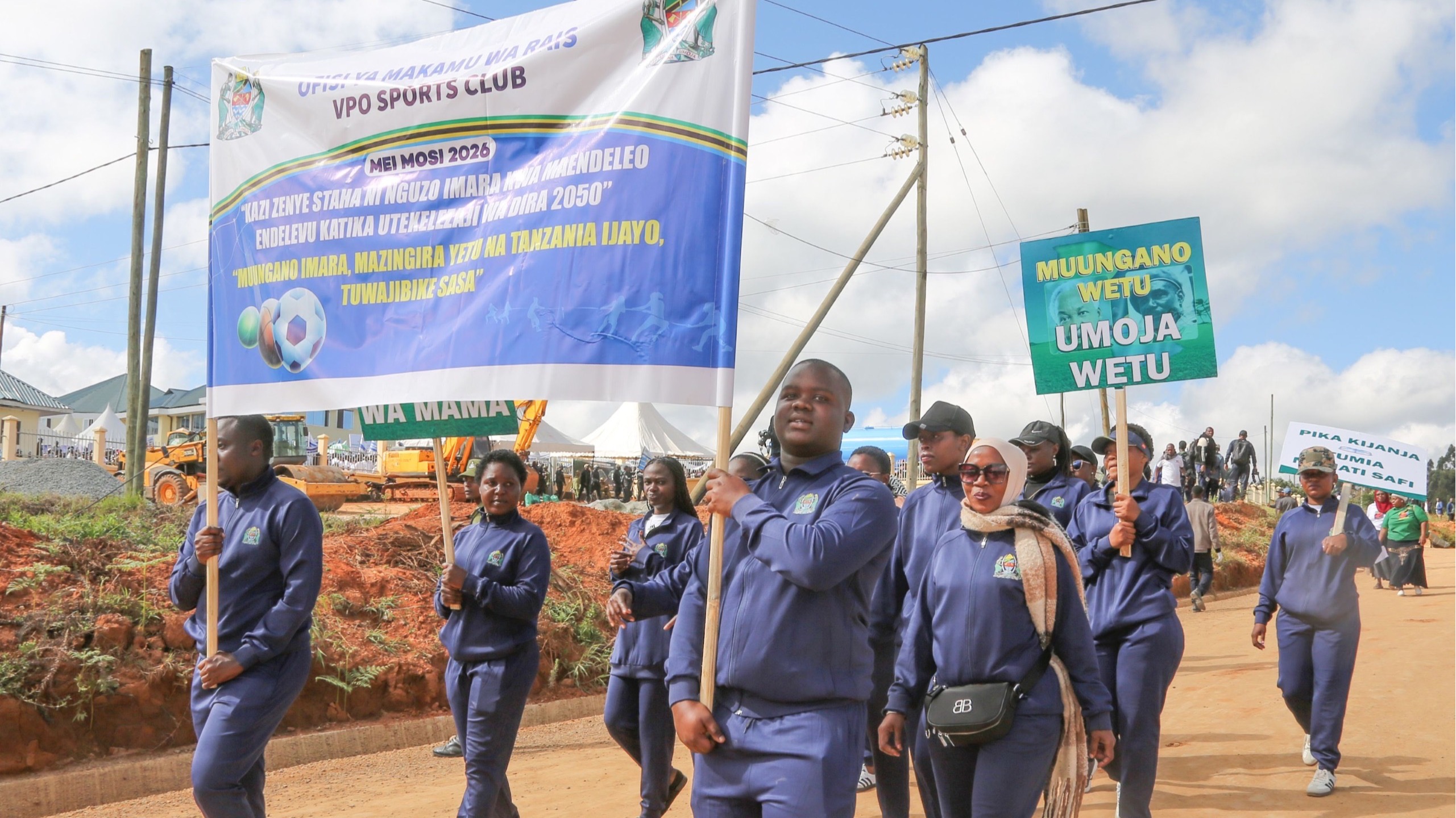Watumishi wa Ofisi ya Makamu wa Rais washiriki Mei Mosi kitaifa Njombe