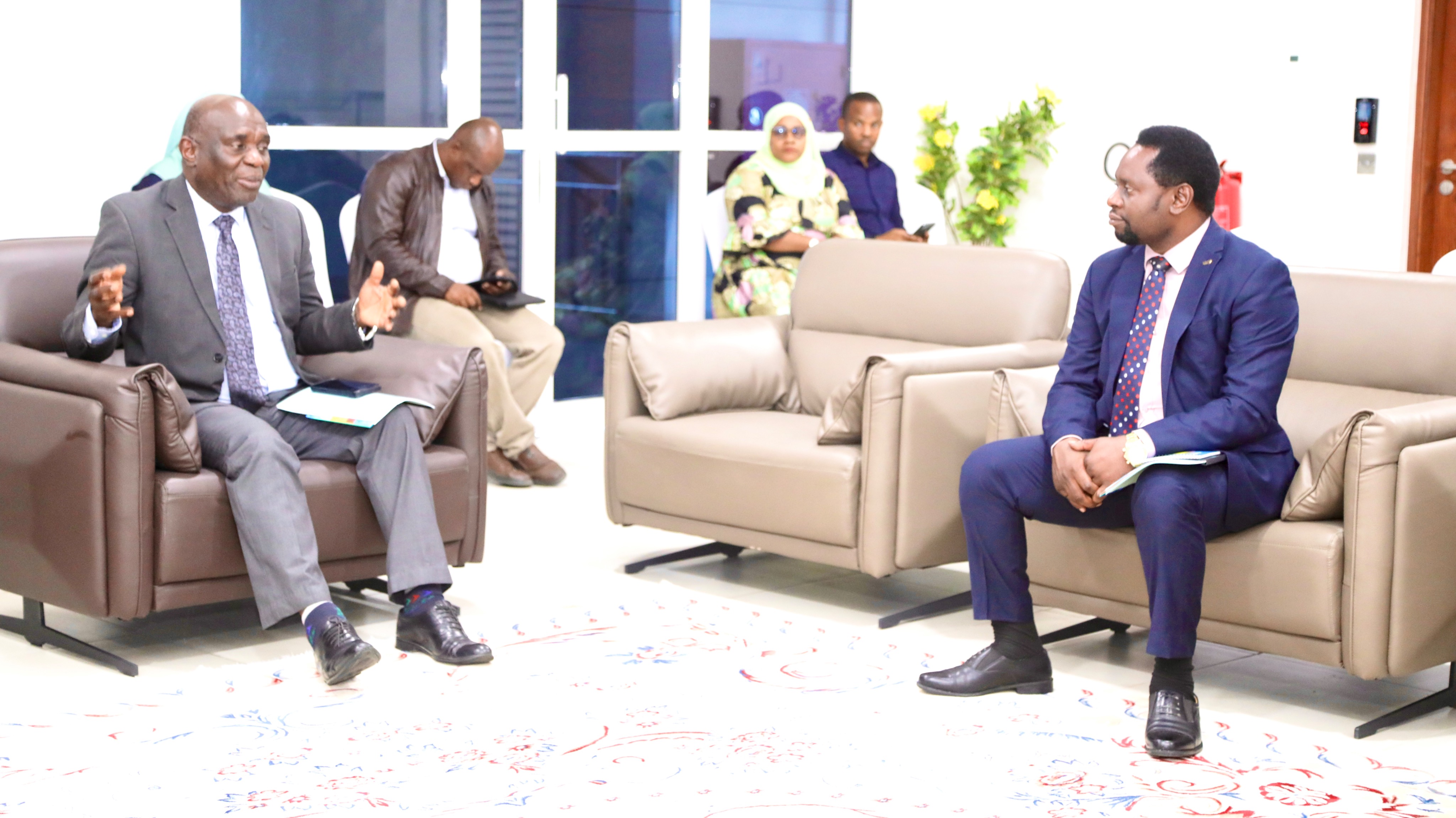 Dkt. Dugange afanya mazungumzo na Waziri Hamza Zanzibar