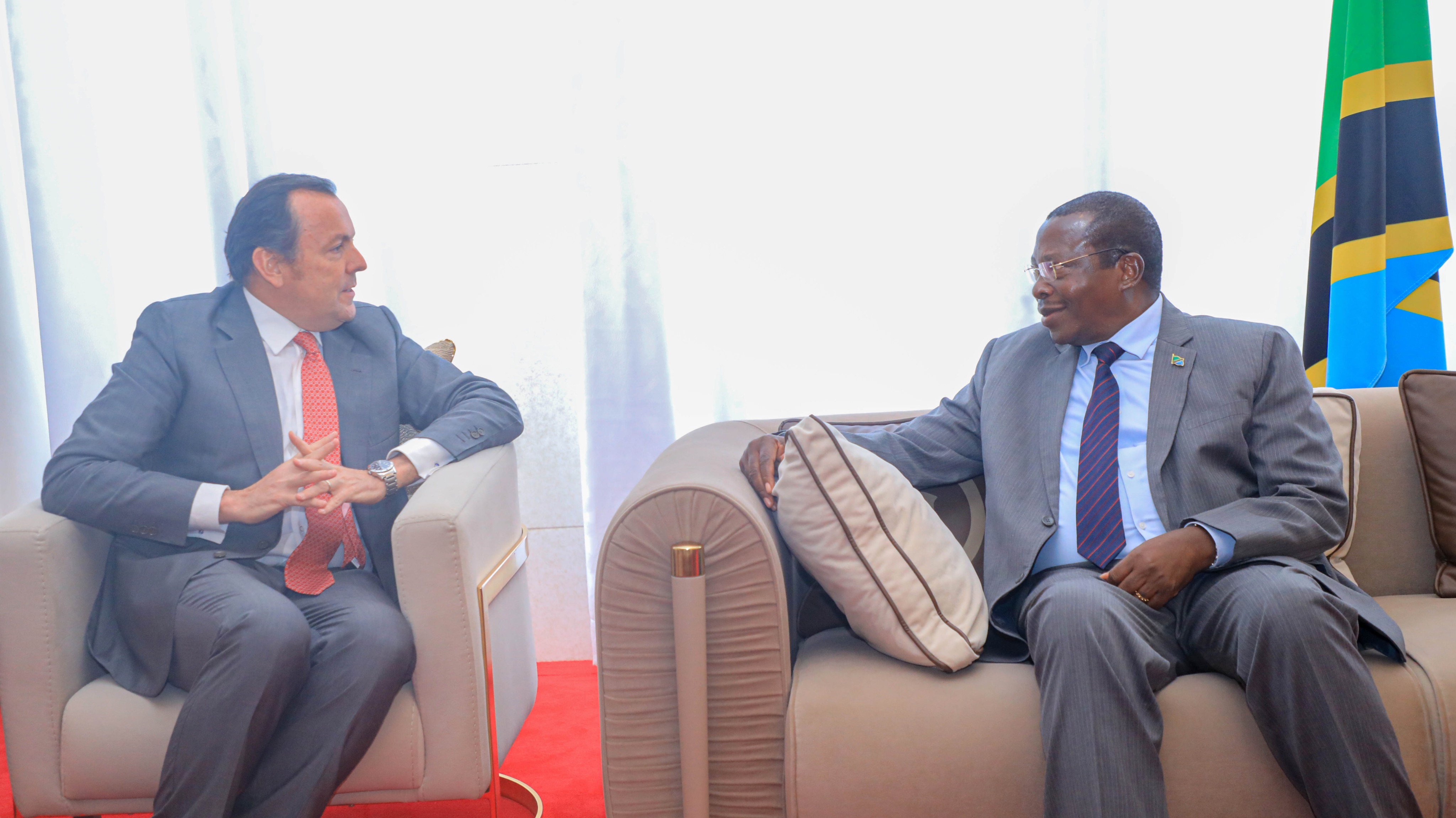 Makamu wa Rais aelekea Italia kushiriki Mkutano