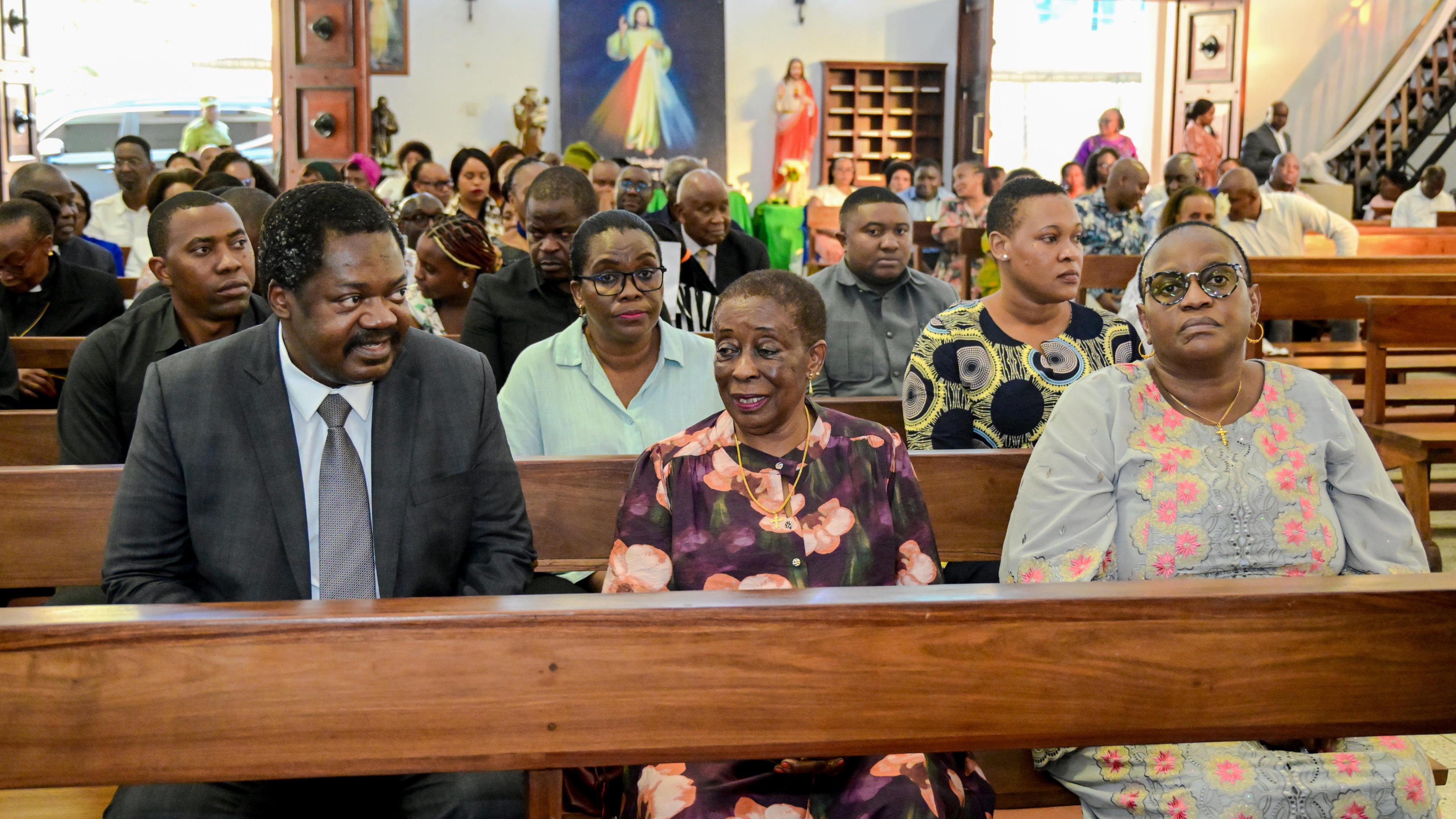 Makamu wa Rais ashiriki Misa ya Kumbukumbu ya Hayati Mkapa
