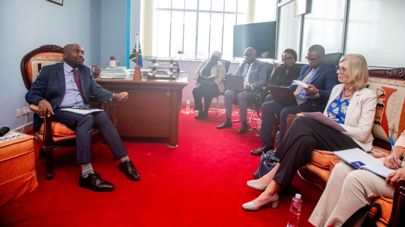 Waziri Massauni afanya mazungumzo na Balozi wa Norway