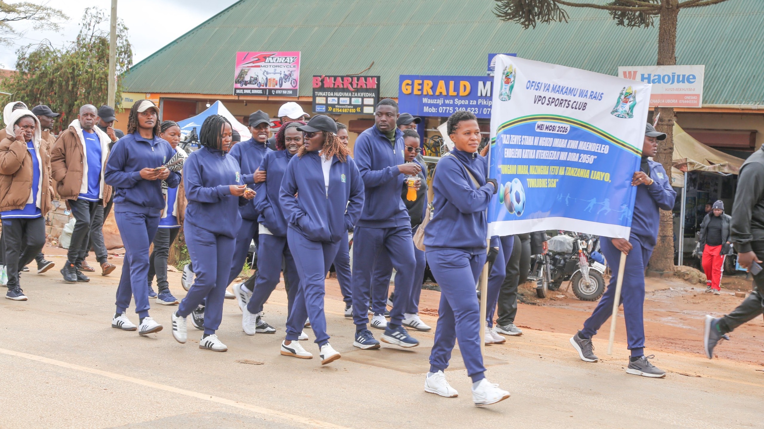 Wachezaji wa Netiboli Ofisi ya Makamu wa Rais washiriki ufunguzi Mei Mosi 2026