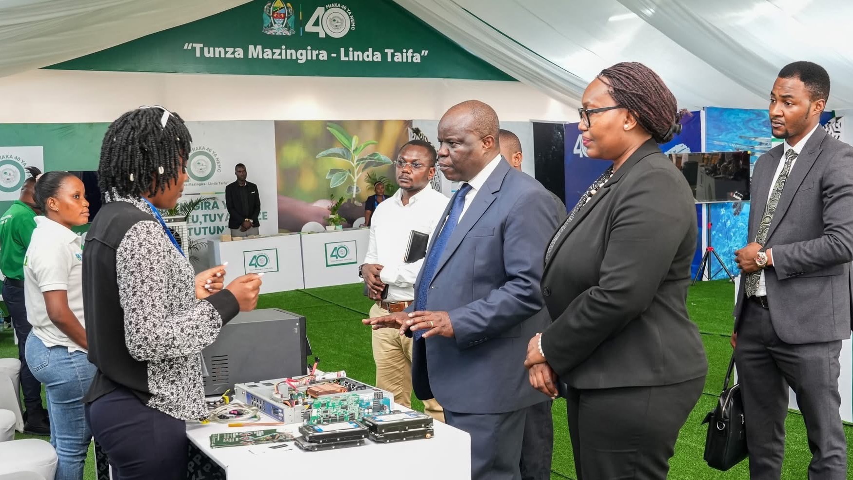 Dkt Muyungi akoshwa Kijiji cha Mazingira