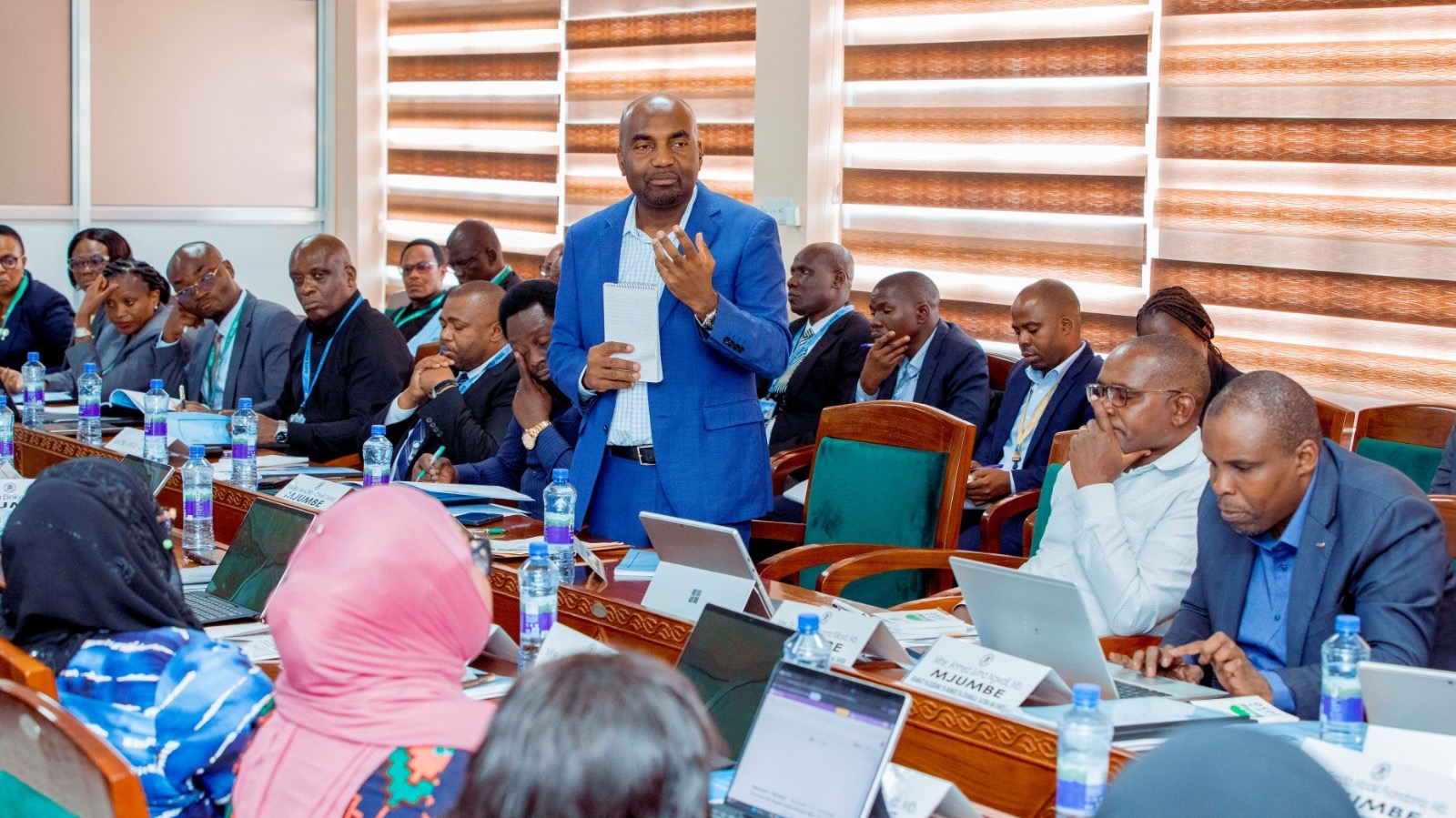 Mhandisi Masauni awasilisha bajeti ya Ofisi ya Makamu wa Rais kwenye Kamati ya Bunge