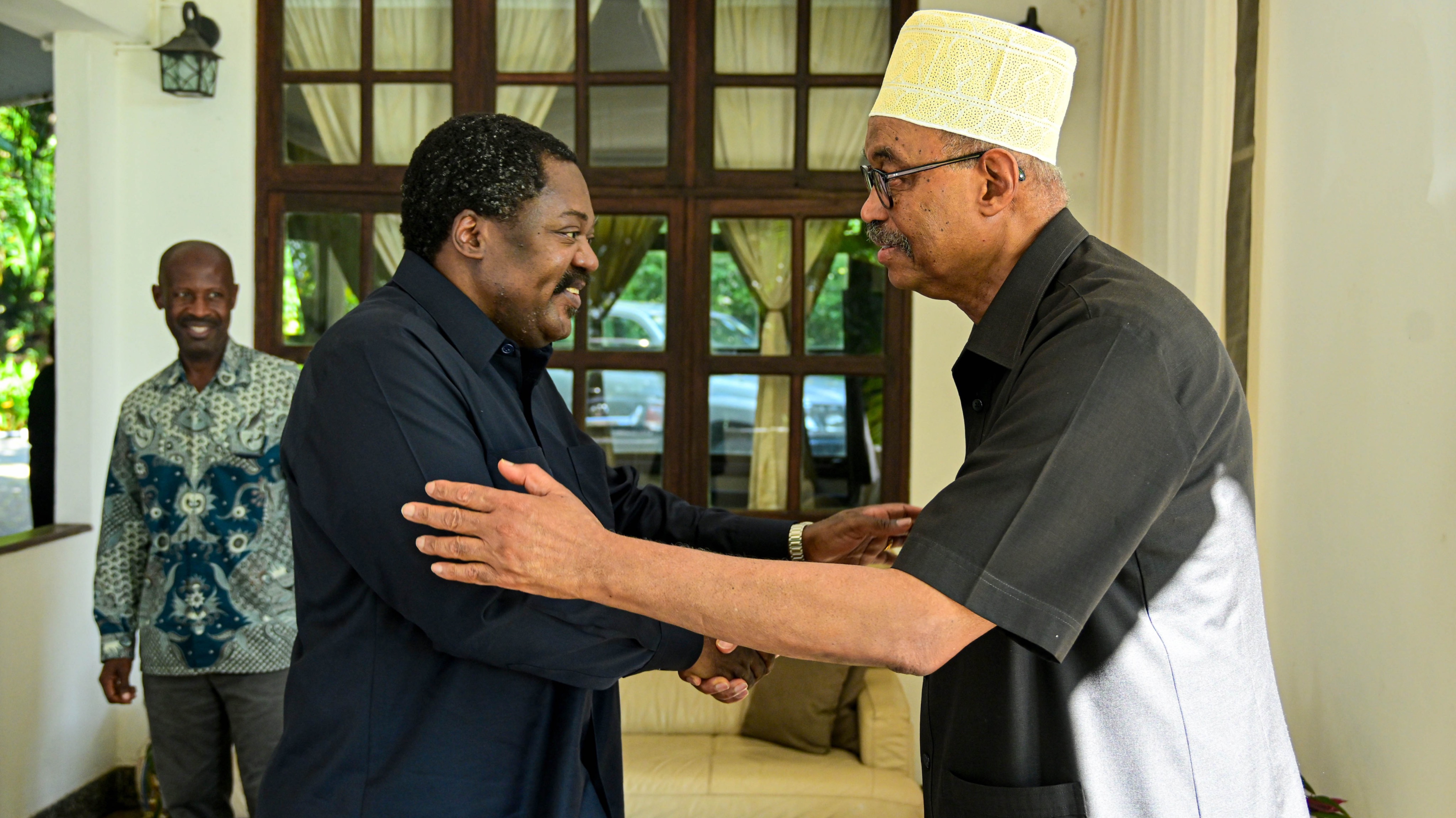 Makamu wa Rais amtembelea Rais Mstaafu Karume