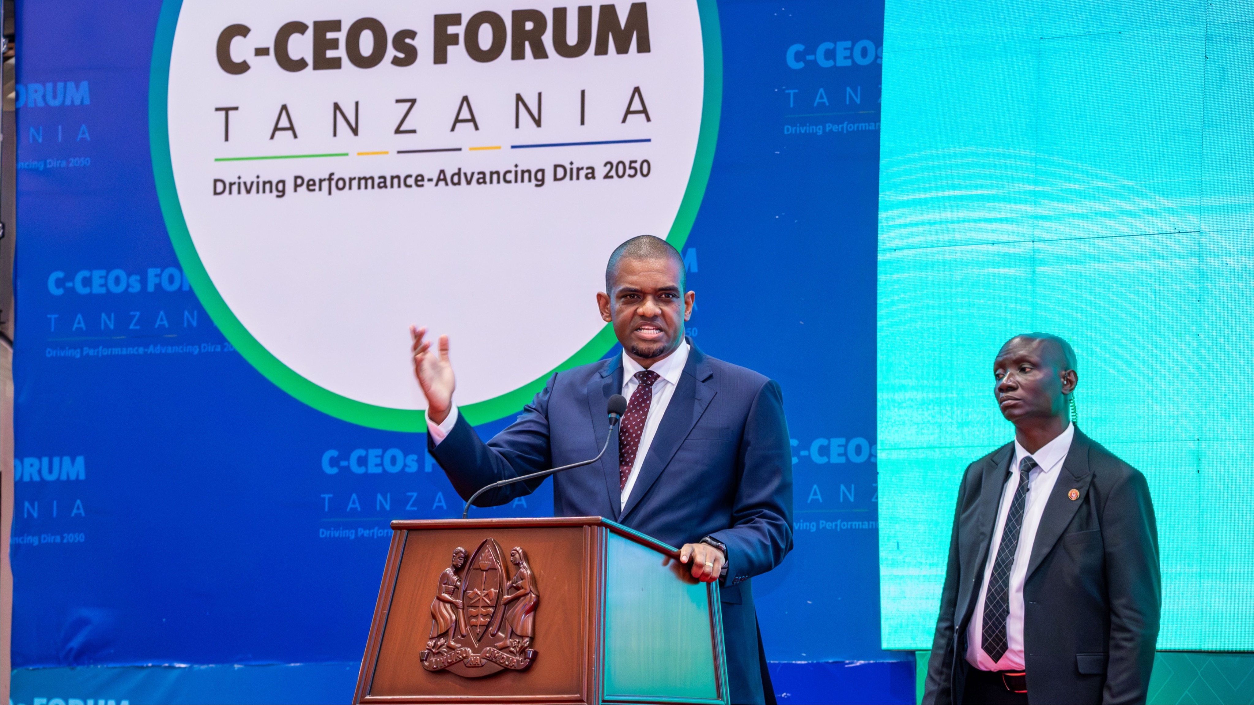 Makamu wa Rais aagiza milango ifunguliwe kwa vijana 10,000