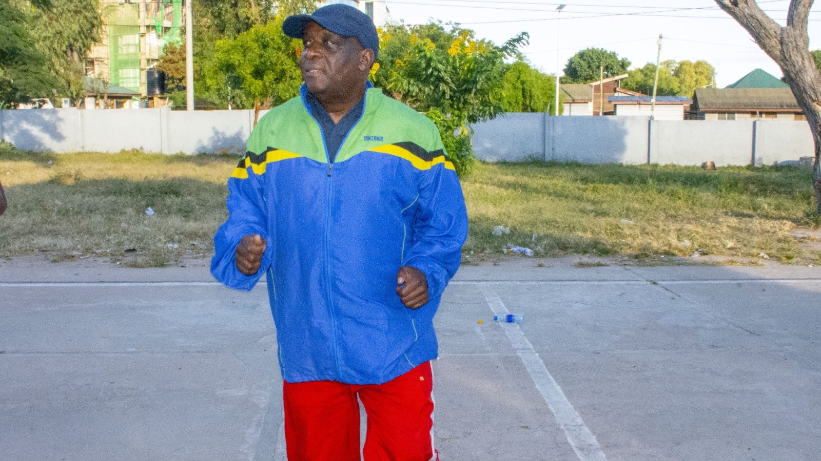 Balozi Luvanda ashiriki mazoezi ya watumishi Ofisi ya Makamu wa Rais