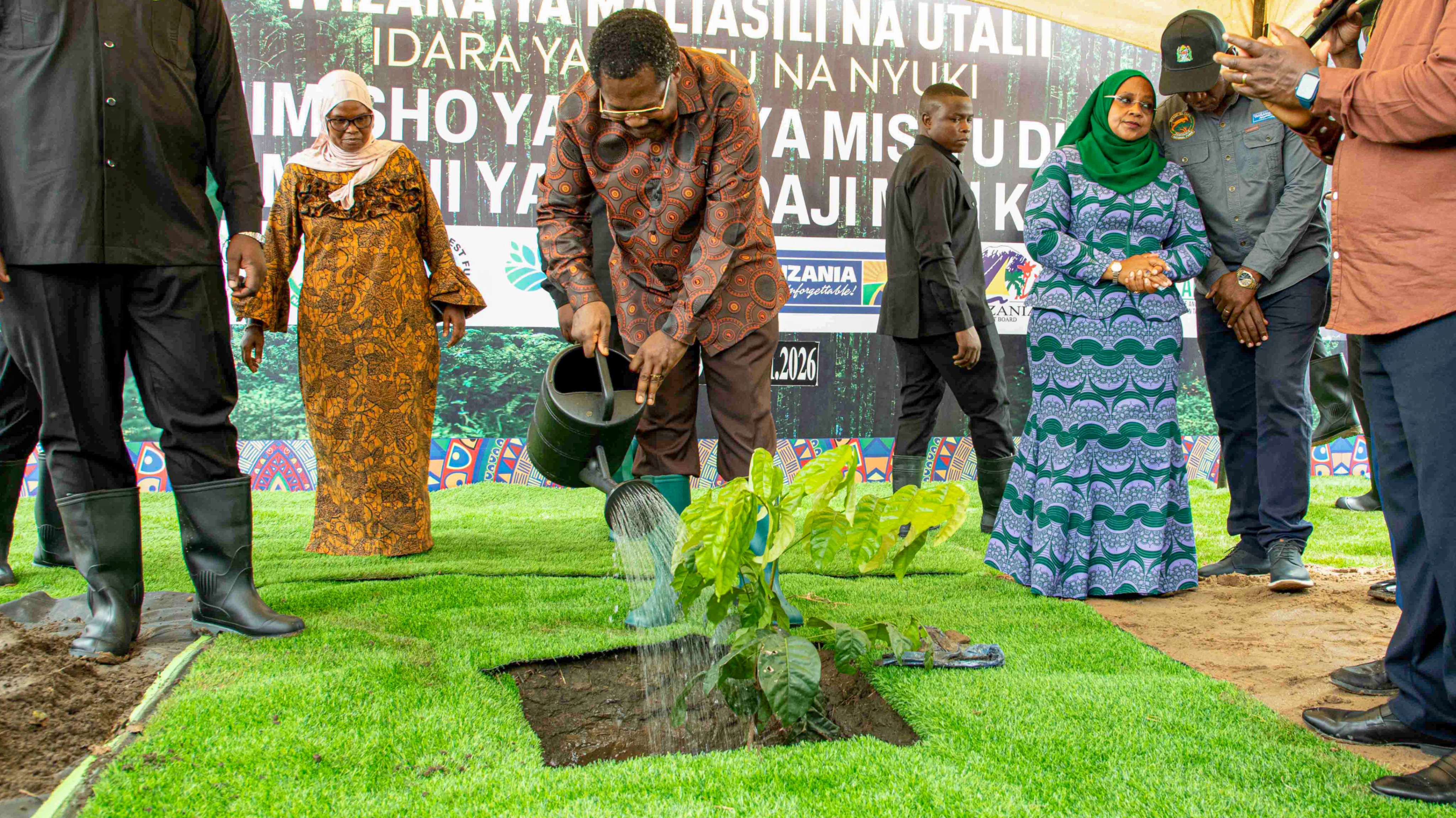 Makamu wa Rais aelekeza mikoa kuhimiza upandaji miti