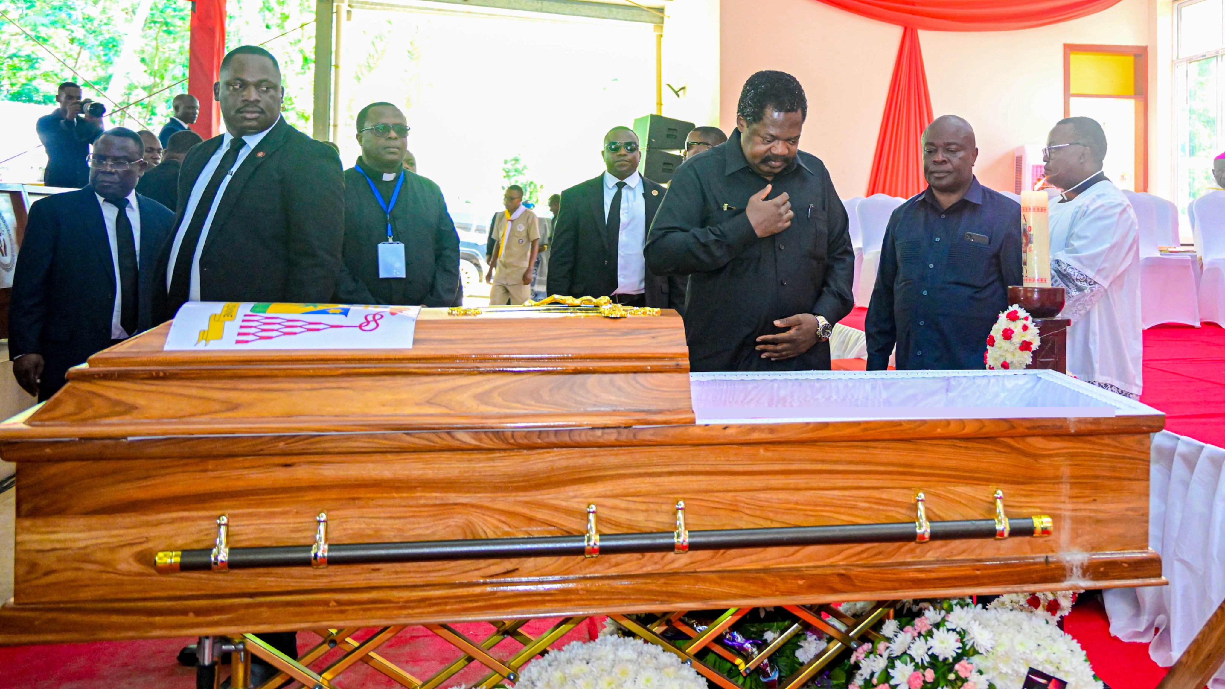 Makamu wa Rais awasili Pugu - Kushiriki Mazishi ya Kardinali Pengo